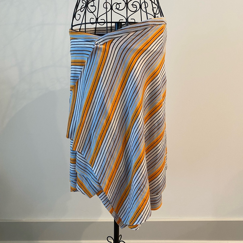 Asymmetrical skirt - size M/L
